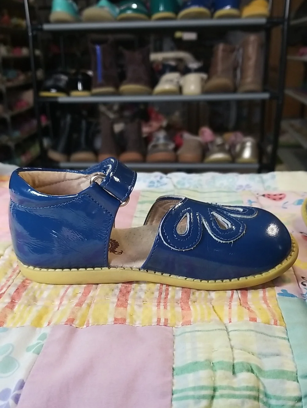 Livie & Luca Shiny Blue Patent Leather Mary Janes Size 9 Petals